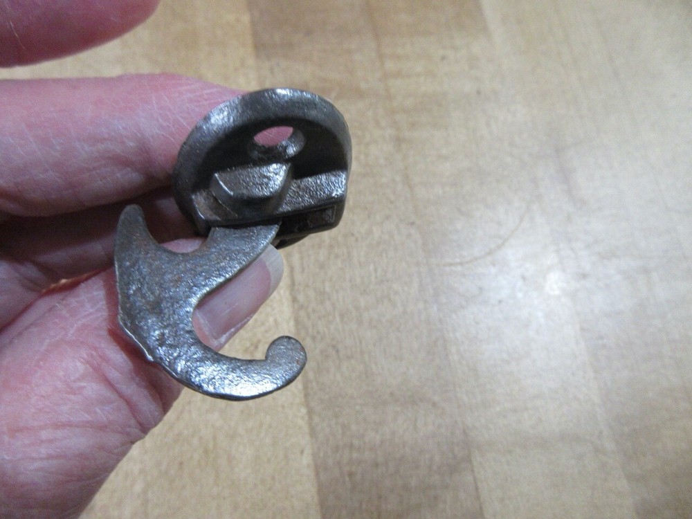 Vintage small Latch or hook