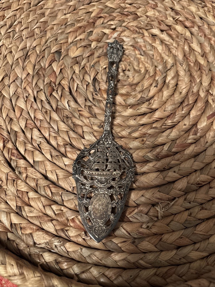 Small Decorative Cake Server With A Ship