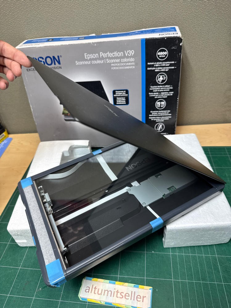 Epson Perfection V39 Photo Document Scanner USB Powered Flatbed Scanner BOX EUC