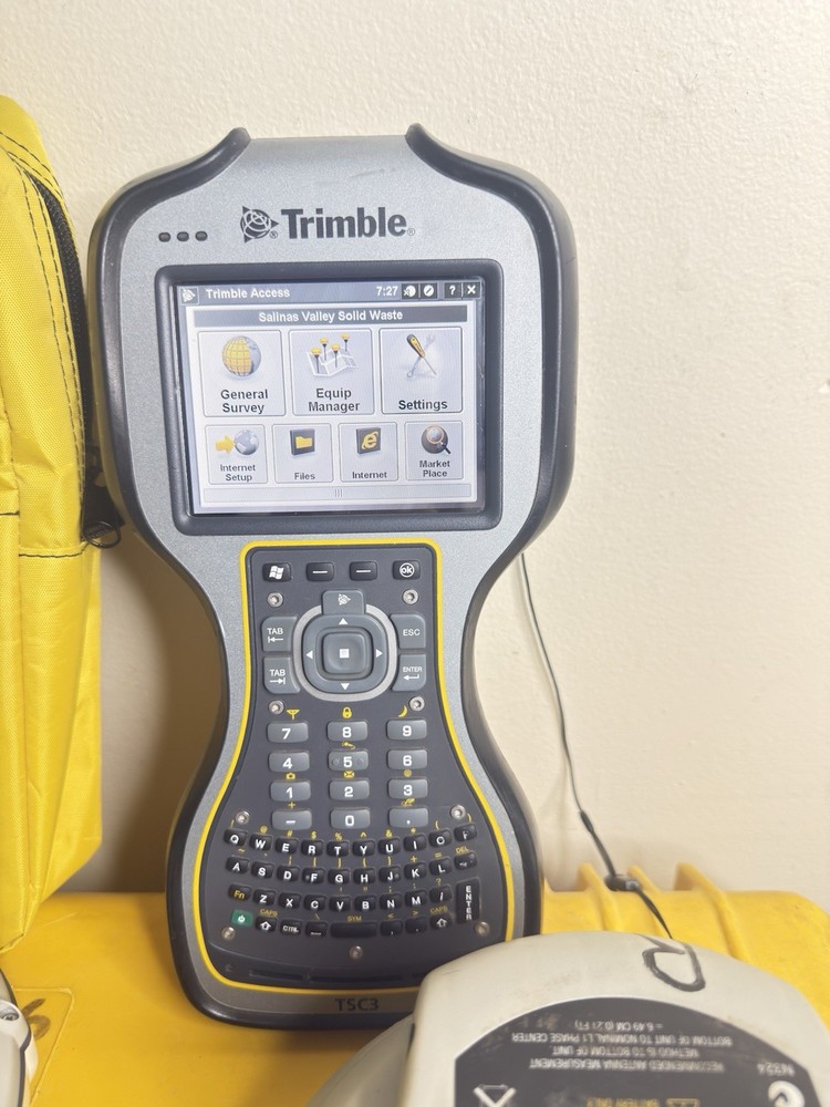 Trimble R8 Model 2GPS Base Rover RTK System 450-470MHz / Trimble TSC3 Controller