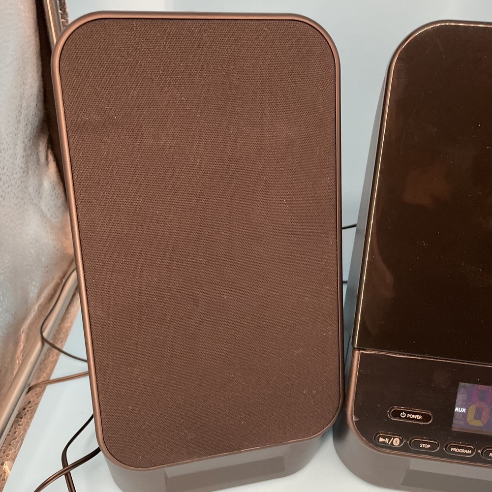 CD PLAYER ON. OND19AAA12 CD Mini Stereo System Black Bluetooth