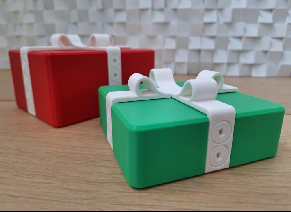 Annoying Gift Box with Hidden Screwdriver