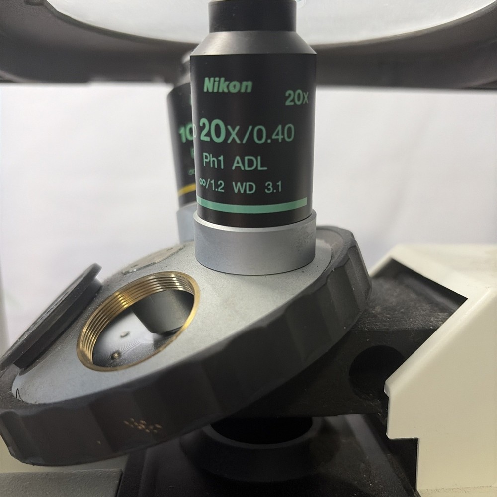 Nikon TS100 Inverted Microscope Phase Contrast 2 Objective 10x / 20x