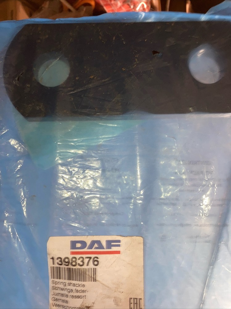 DAF LEAF SPRING SHACKLE 1398376
