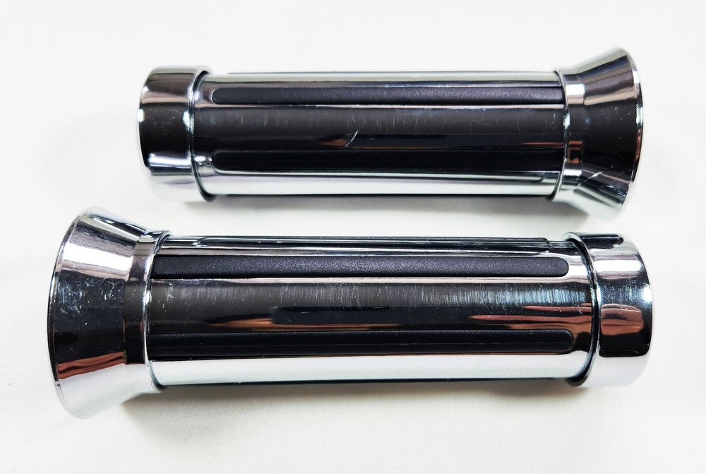 Lowrider Collection Black Chrome Stripe Grip