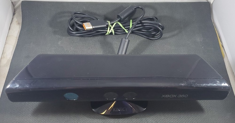 Xbox 360 Kinect Bundle: Sensor Bar, Kinectimals & Kinect Adventures, Tested #2