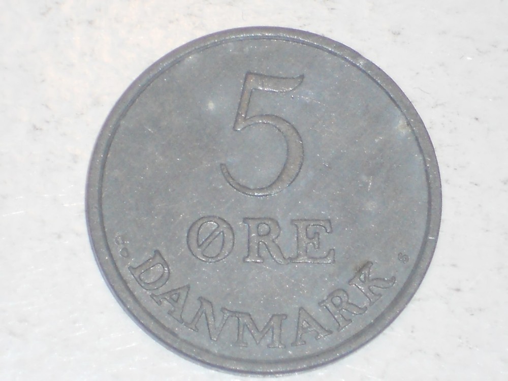 1957 5 ORE Denmark (XF & Attractive)