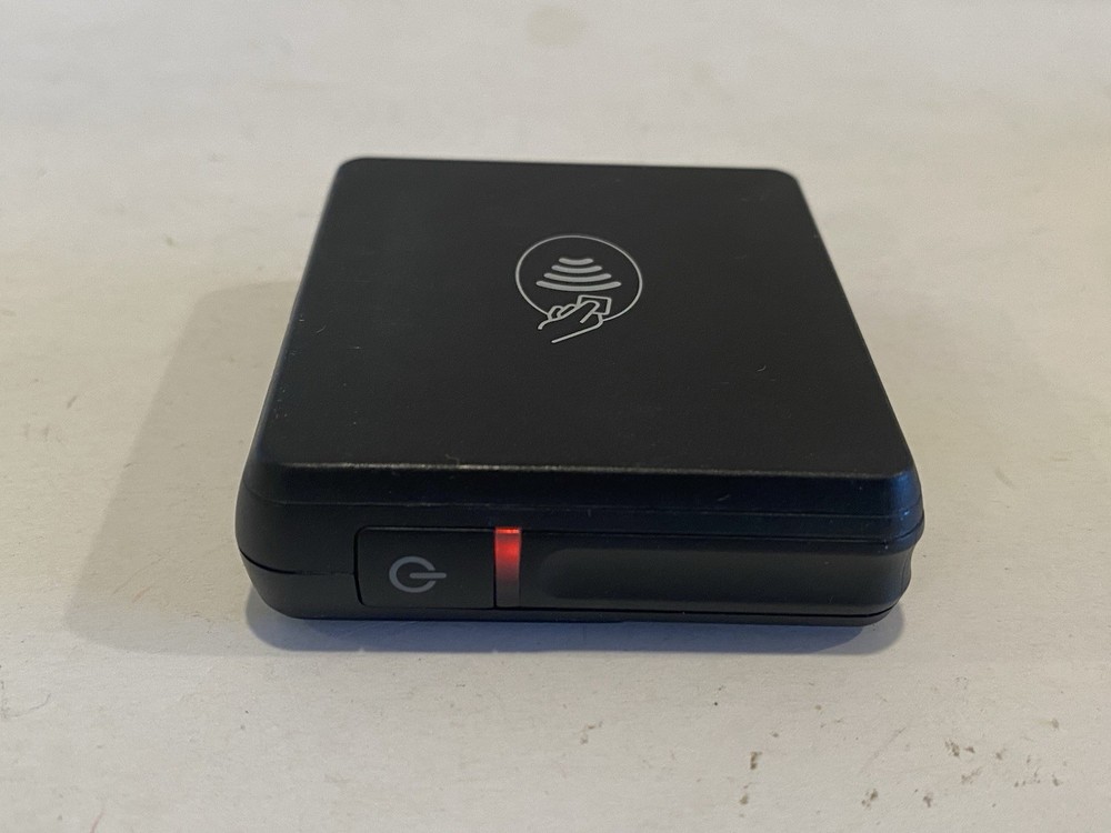 Bbpos CHB20 Chipper BT Bluetooth NFC Card Reader 2AB7X-CHC2XBT With USB Dock