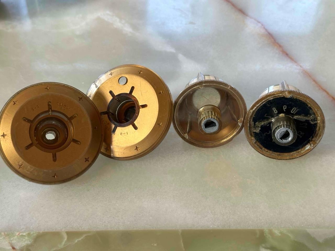 Vintage Retro Star Burst Gold Plastic 50's 60's TV Control Knobs