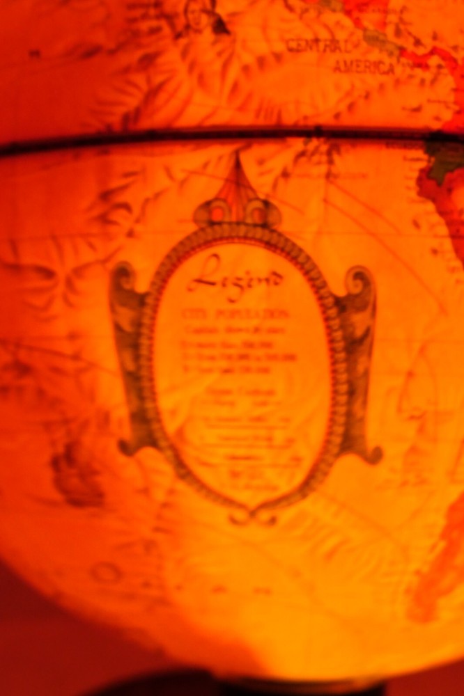 Readers Digest World Antique Spot Globe
