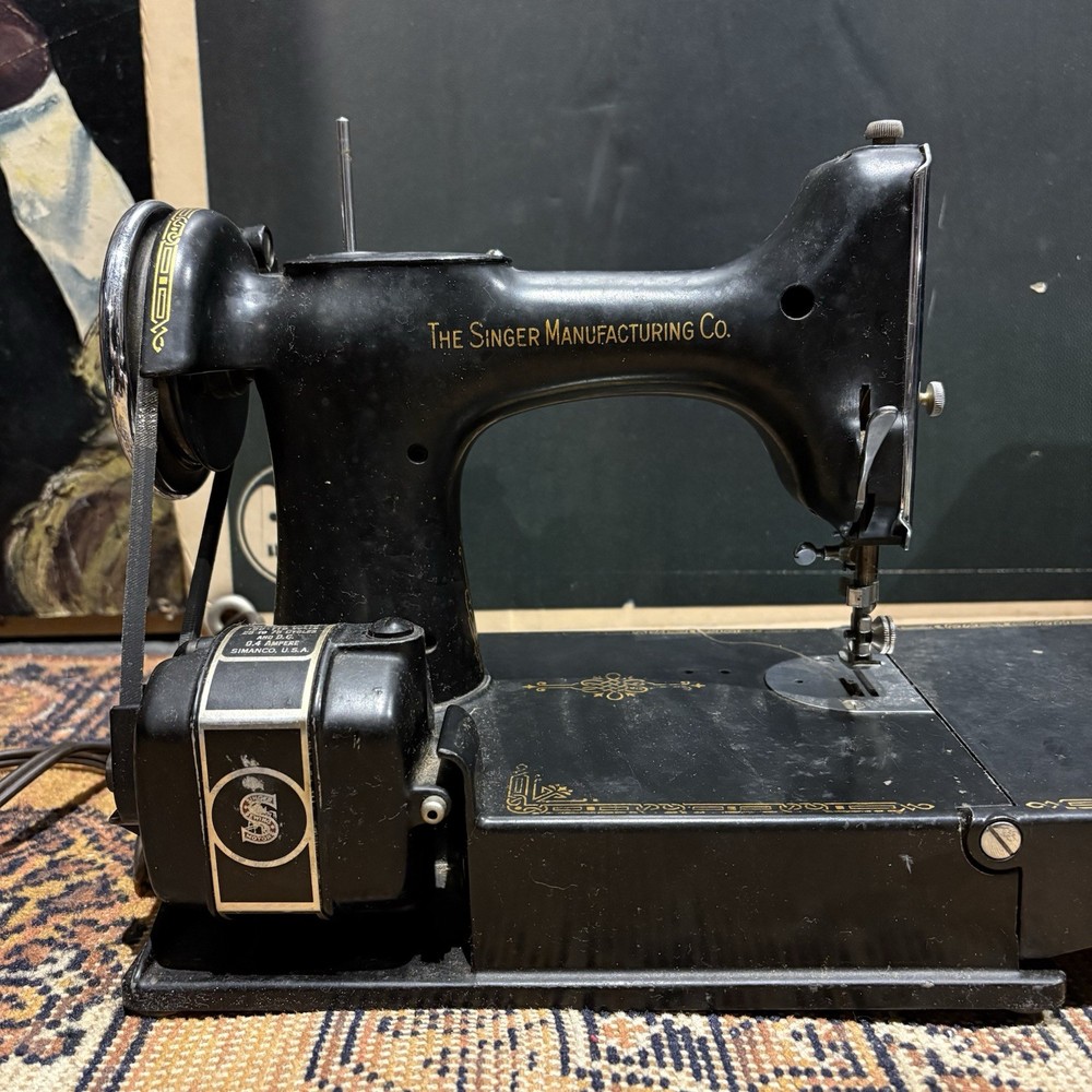 1934 Singer Featherweight School Bell Sewing Machine w/ Extras Tested & Working