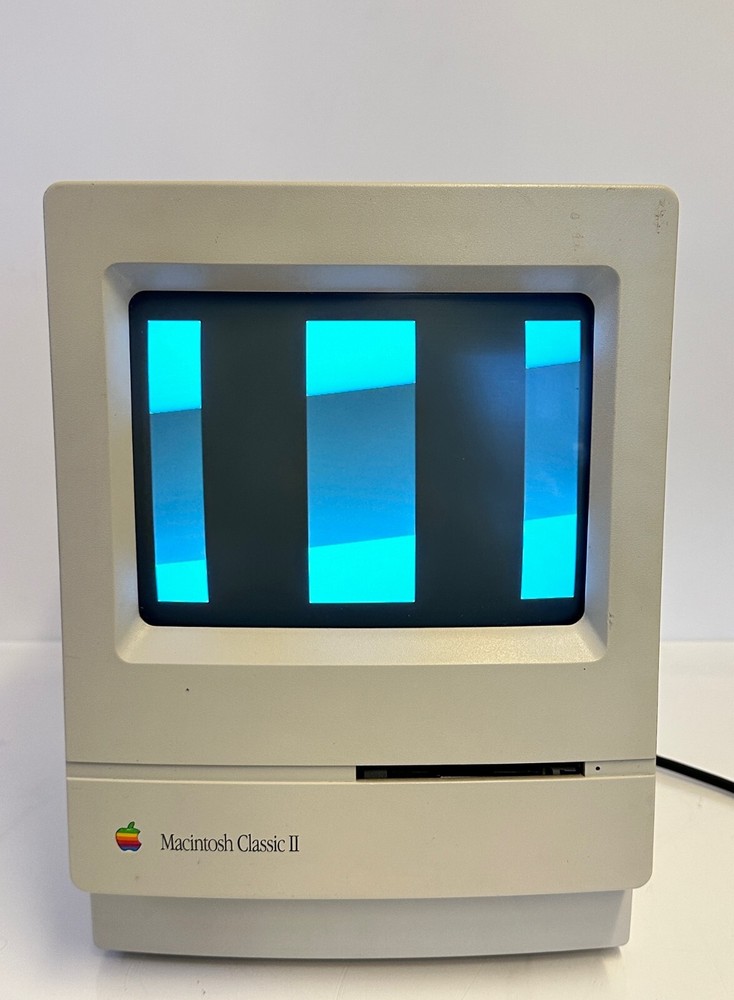 Vintage Apple M4150 MACINTOSH Classic II Computer