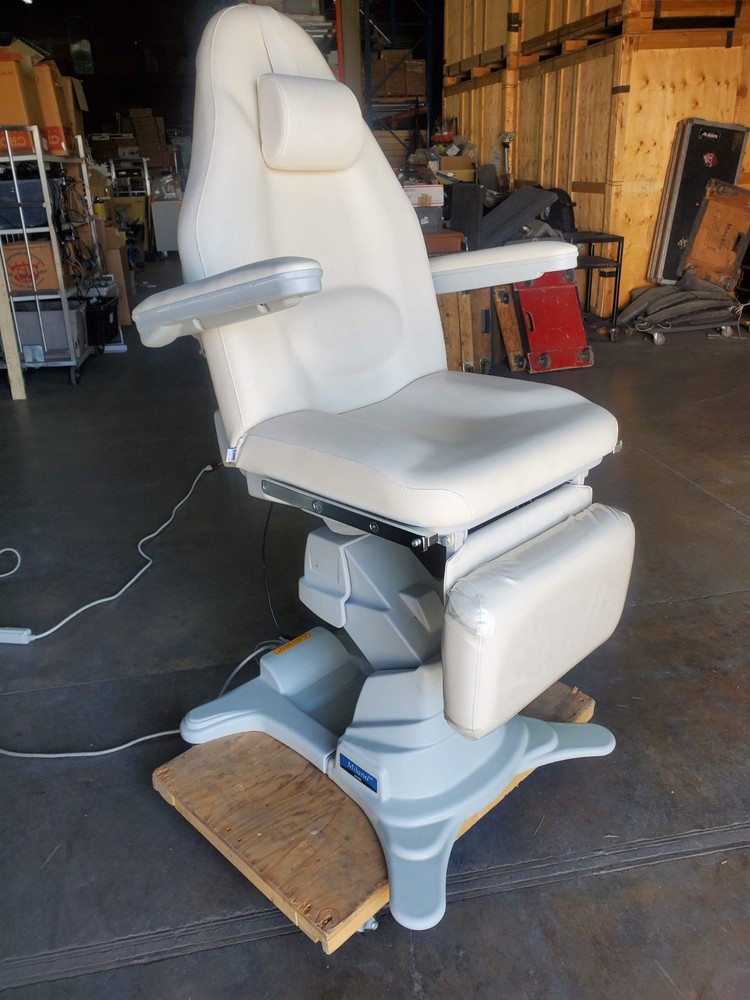 DRE Milano E20 Power Procedure Chair - Working