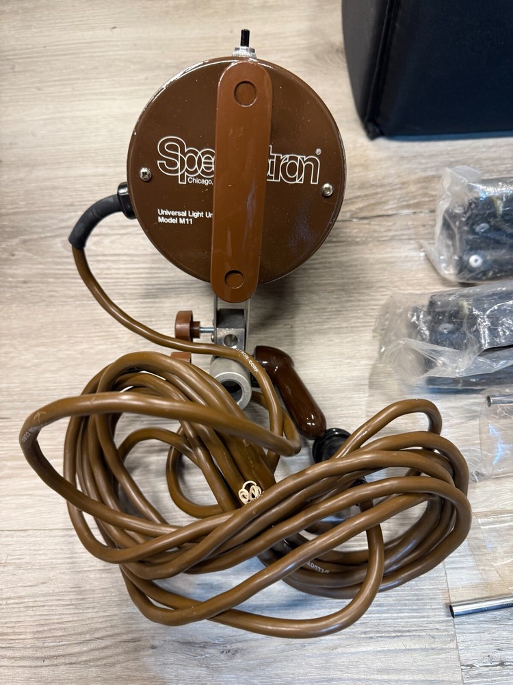 Speedotron 2 Strobe Light With Stand Studio Kit With Travel Case