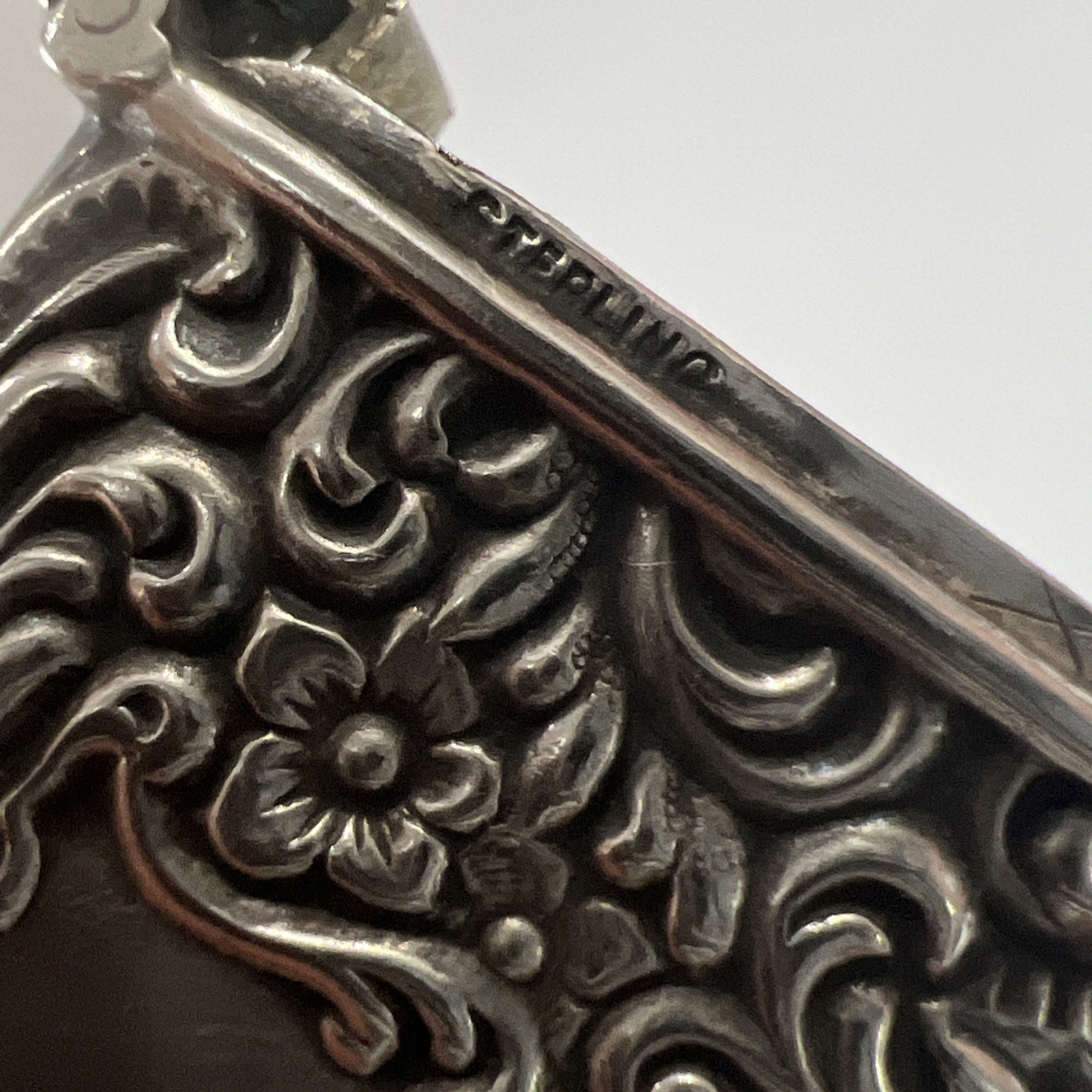 Antique Sterling Silver Ornate Floral Motif Match Safe Vesta Case HAS MONO