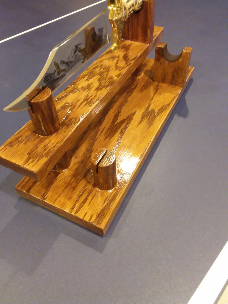 BOWIE-SMALL SWORD KNIFE DISPLAY STAND (DARK WALNUT)