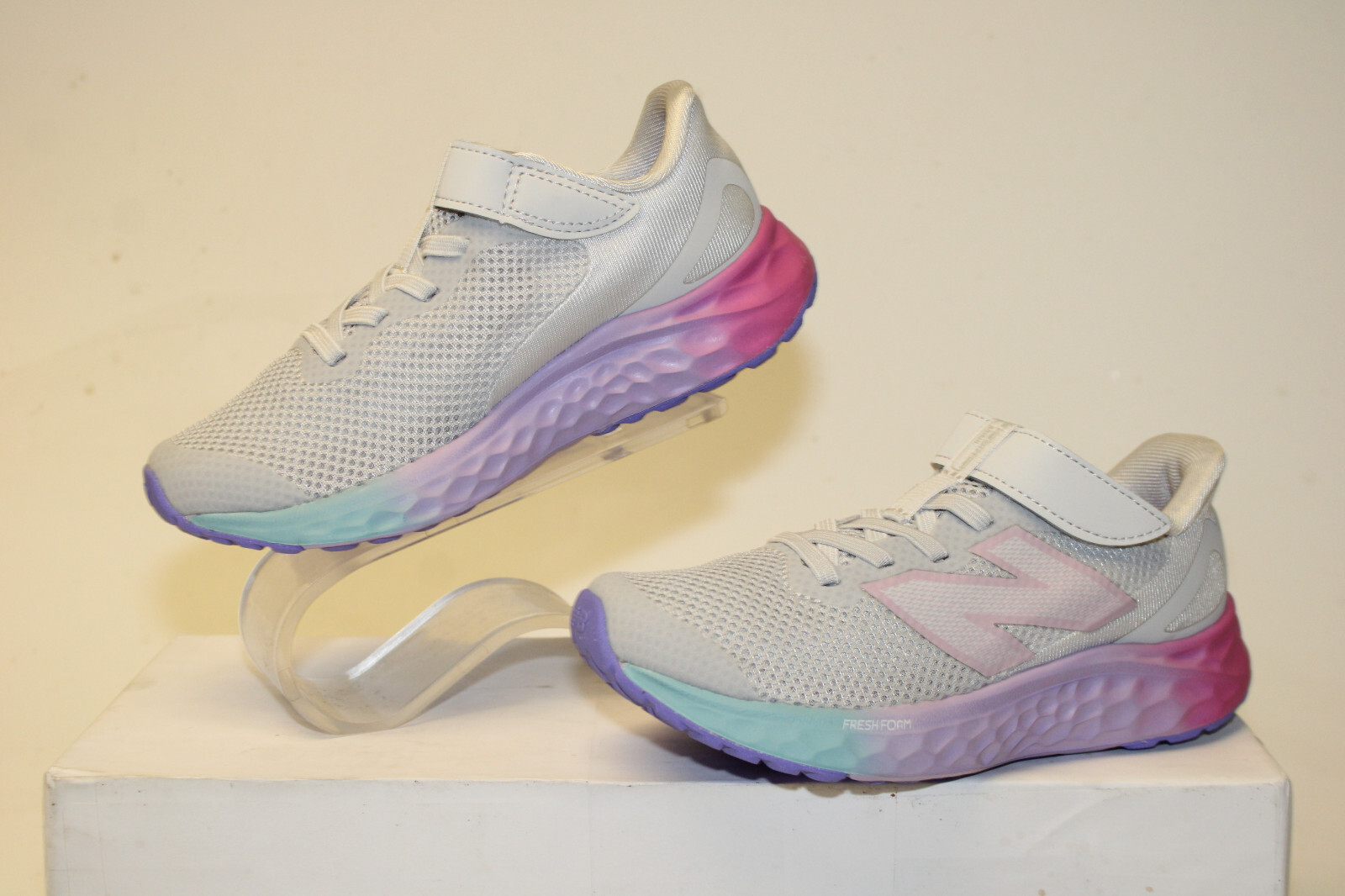 New Balance Fresh Foam NEW Arishi v4 Bungee Lace with Top Strap Girls Kids Youth