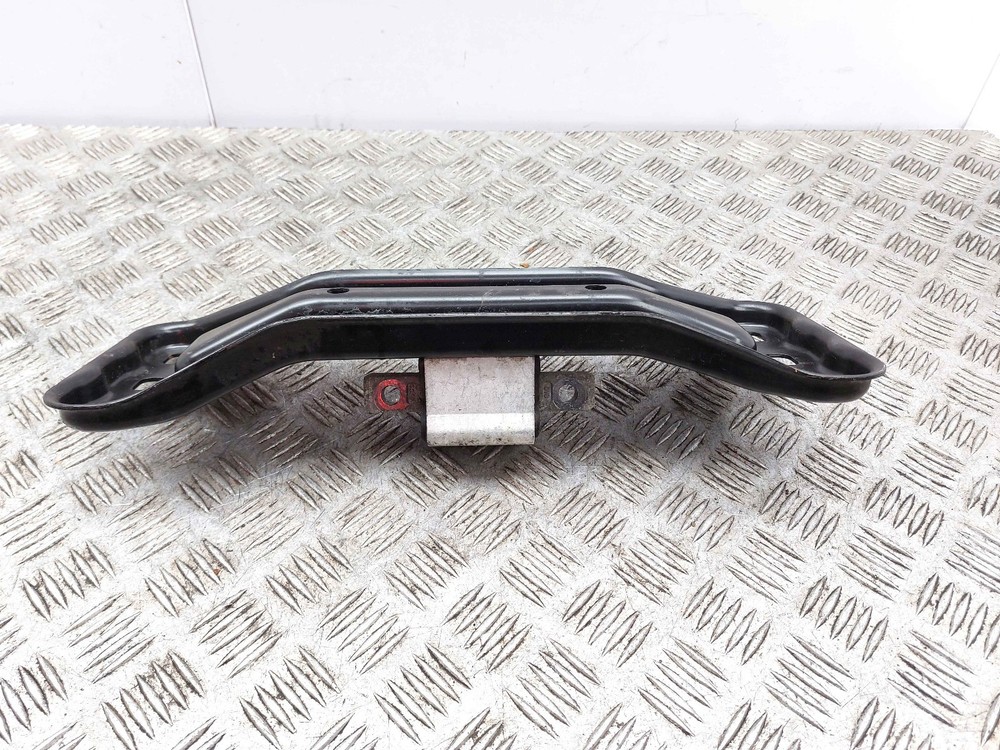 MERCEDES E CLASS C207 AUTOMATIC GEARBOX MOUNT BRACKET A2042422501 2014