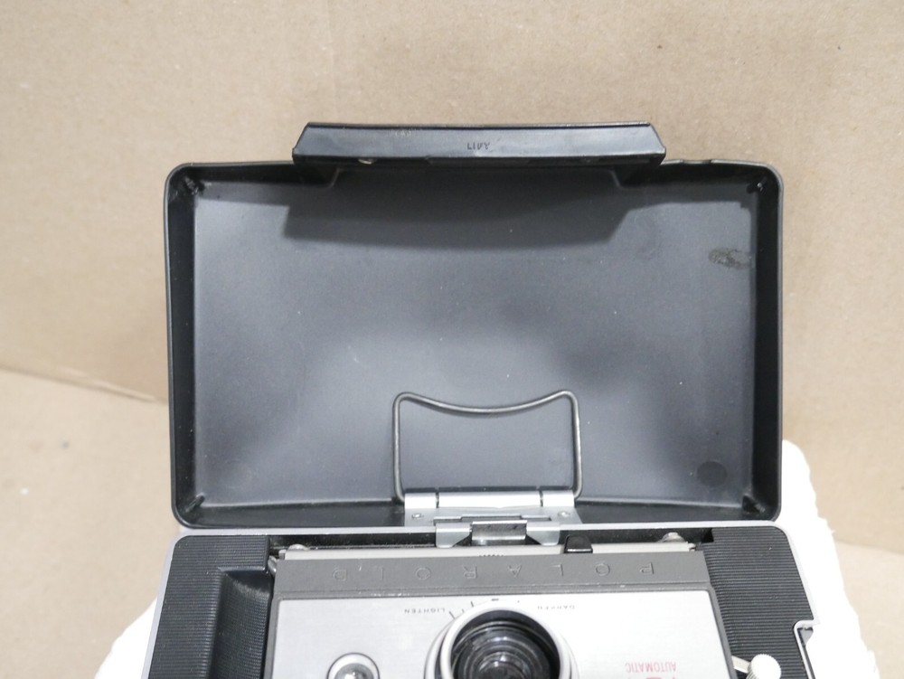 Vintage Polaroid Automatic 101 Land Camera w Case and Flash 268
