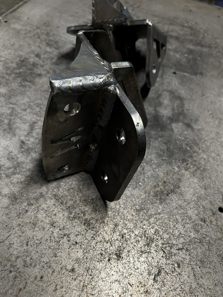 Offset Traction Bar Frame Mounts (5/8” Bolt Hole)