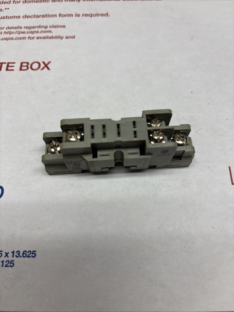 Idec Shib-05U Relay Socket 10 Amp 300V Used