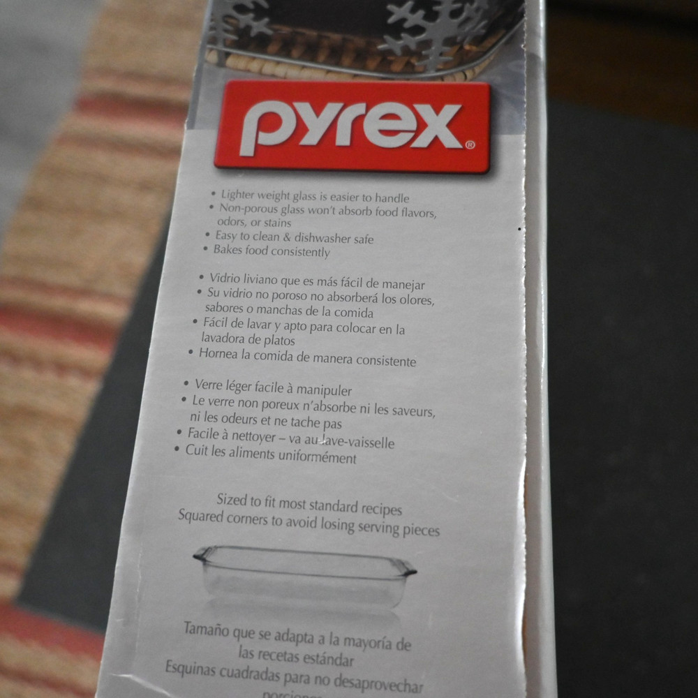 Pyrex serveware 2 pc sealed not opened snowflake basket and rectangle clear dish