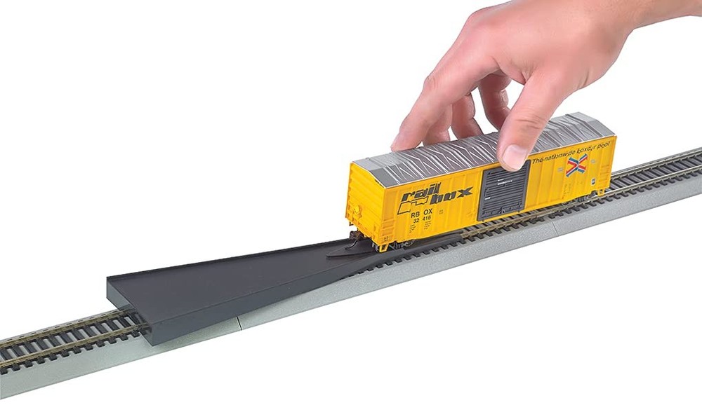 Trains E-Z RAILER - HO Scale