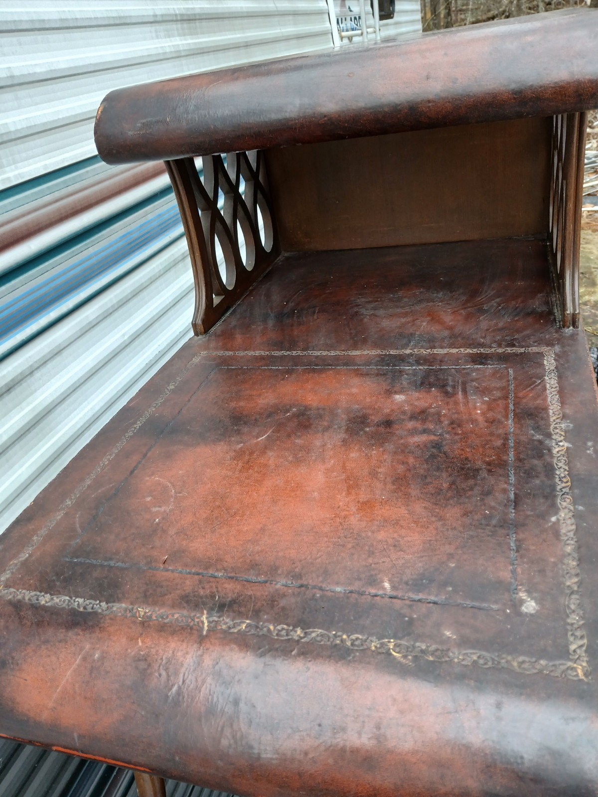 Vintage Townsend Grand Rapids French Provincial Leather Top