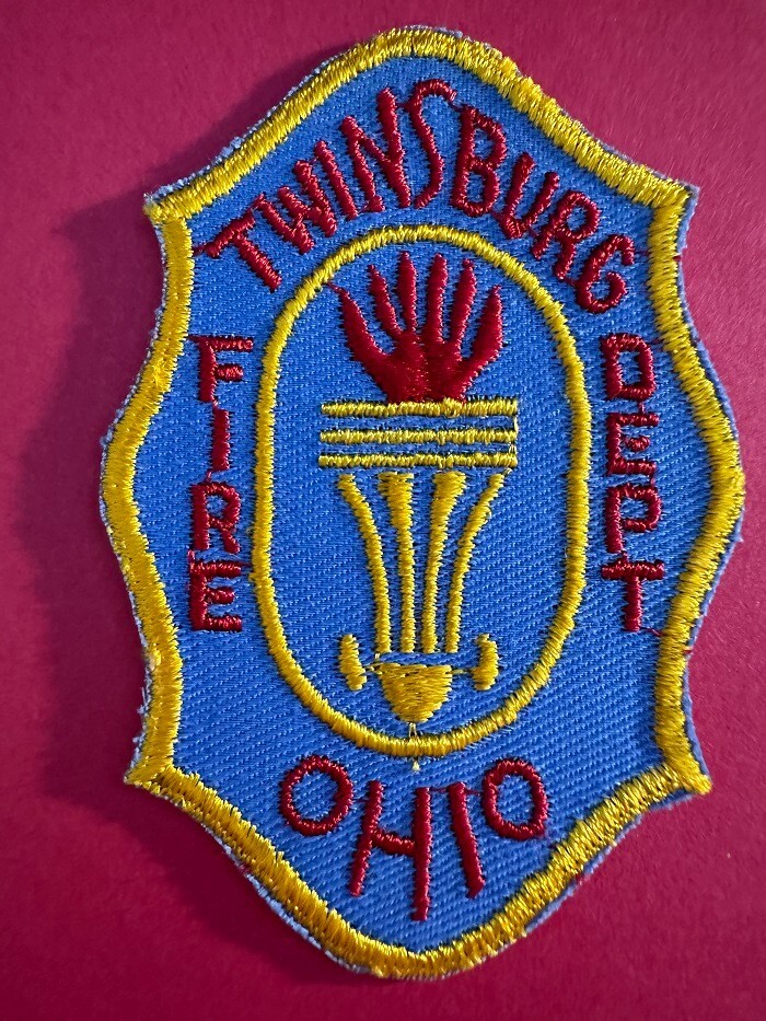 OHIO - ** Vintage ** Twinsburg Fire Dept. - [ Shoulder Patch ]