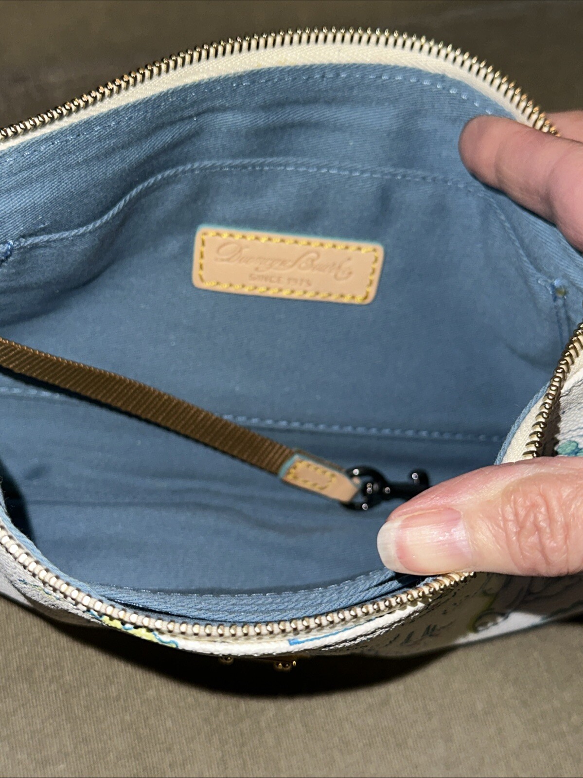 New Disney World Park WDW Dooney & Bourke 2017 Marathon LEXI Crossbody Purse Bag