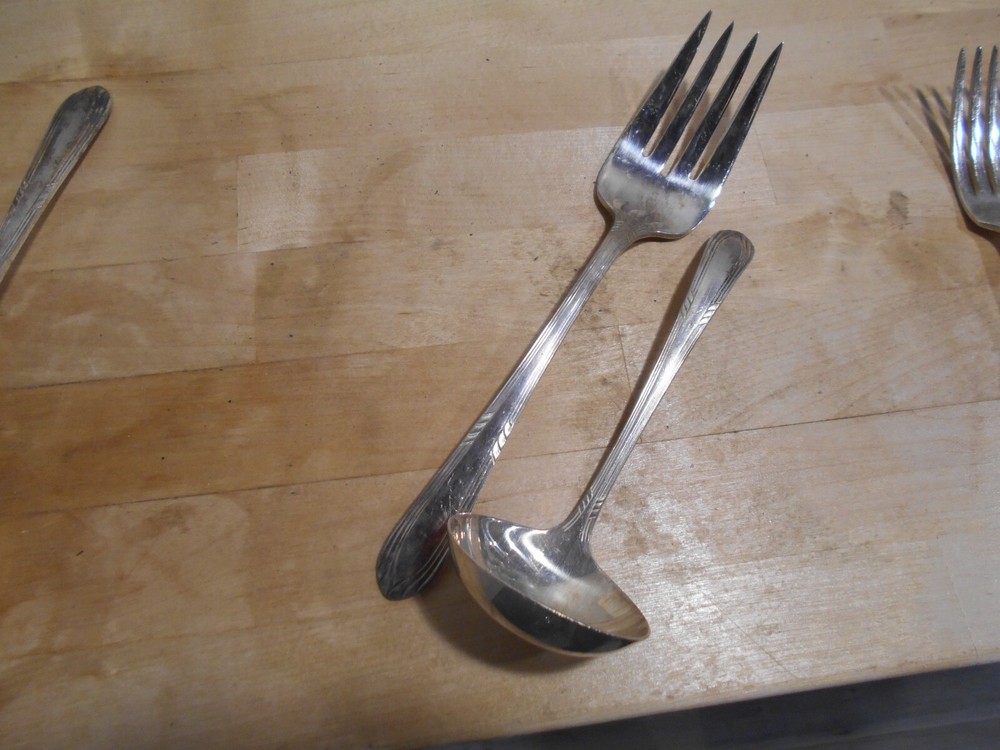 Rogers 1936 FASCINATION Pattern Serving Fork & Gravy Ladle IS Silverplate 6816