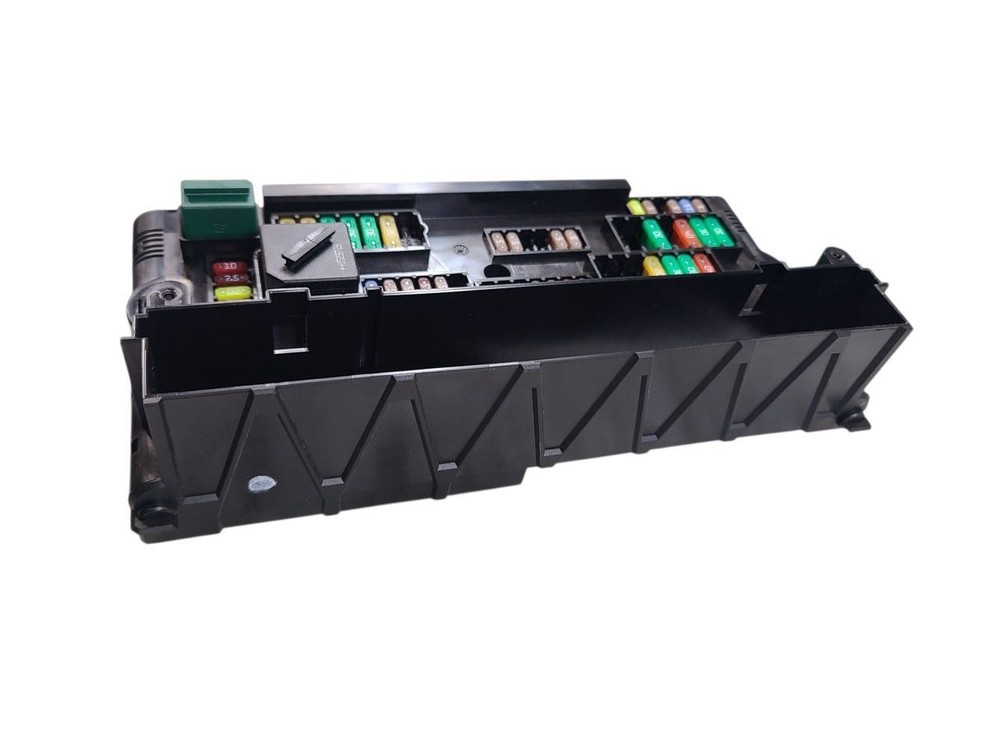 X4 2016 Fuse Box Cabin 638066