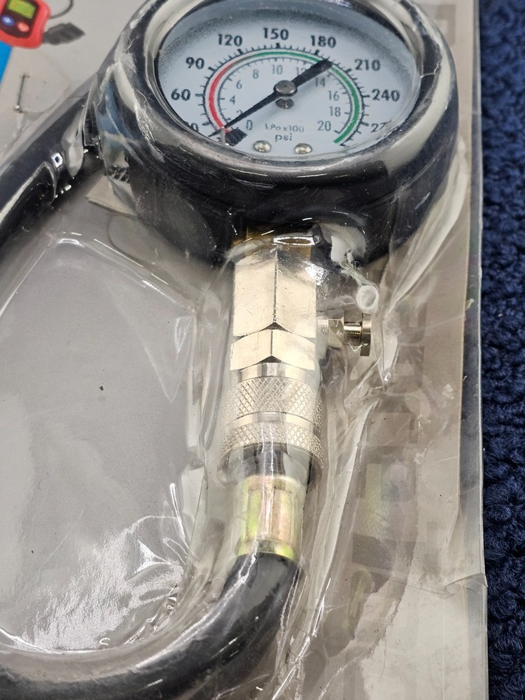 Performance Tool W80579: Flex Drive Compression Tester 0-300 PSI