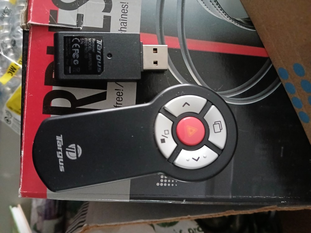 TARGUS WIRELESS PRESENTER WITH LASER POINTER