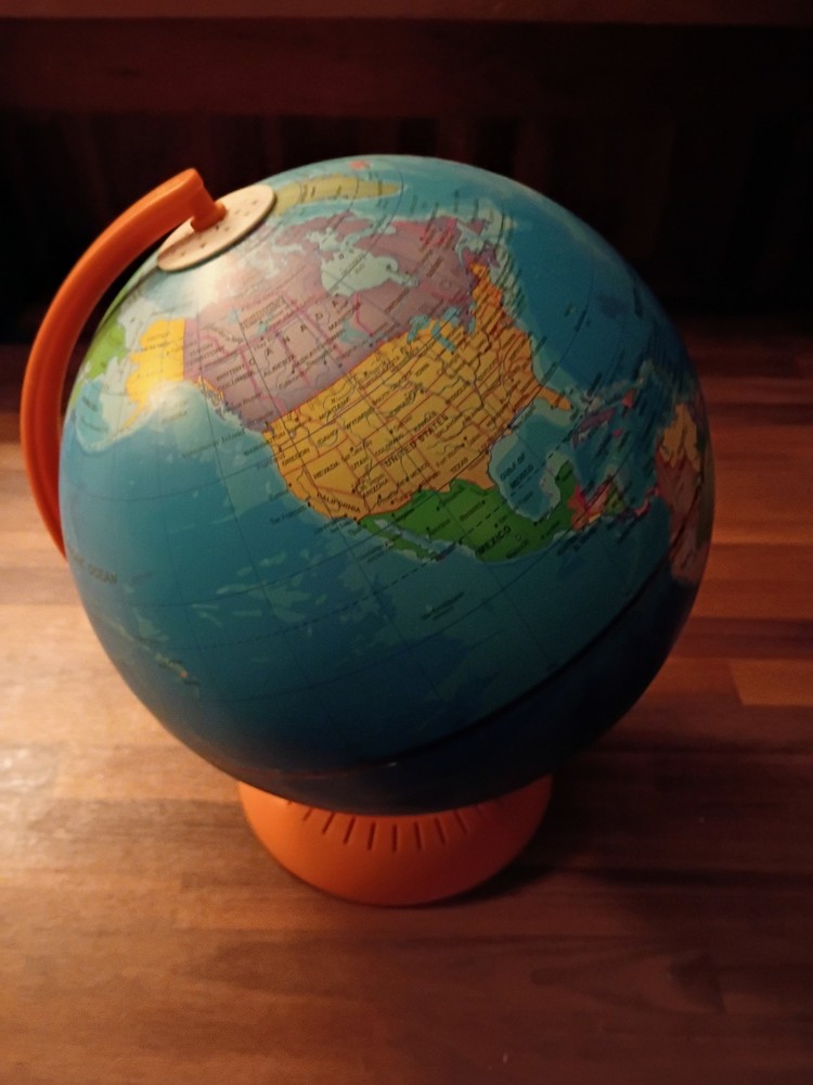 Little Experimenter Constilations & Ceiling Projector World Globe Night Light