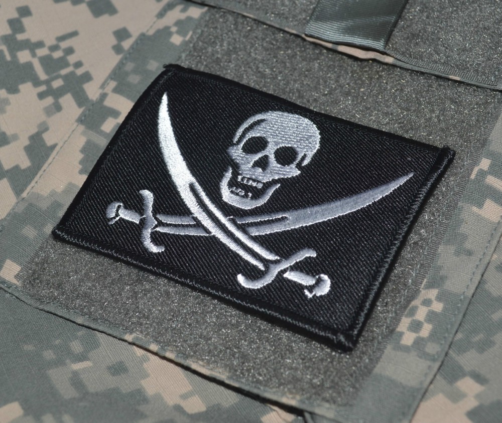 DAESH BASHER JSOC USMC GHOST RECON 2-PC: TRUNK MONKEY BRIEF+ PLASTIC BAGGAGE TAG