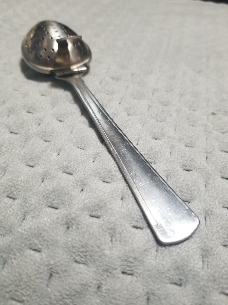 Stainless steel Hinged Tea Strainer/Infuser Spoon. 6" Large.