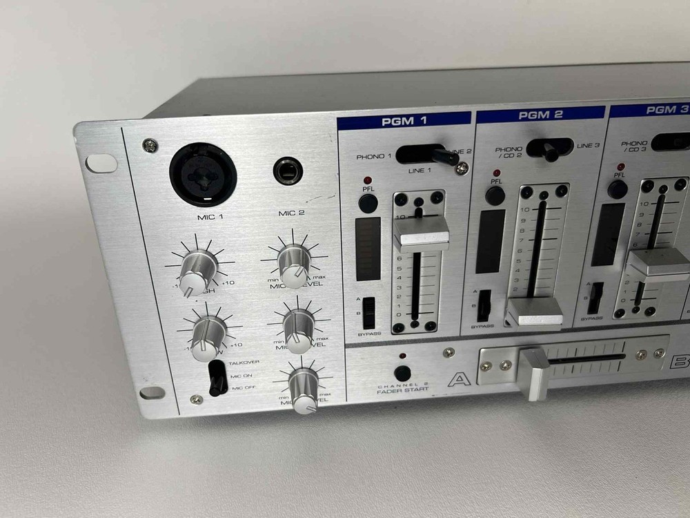 Stanton RM-50 Professional Stereo Mixer (READ DESCRIPTION)