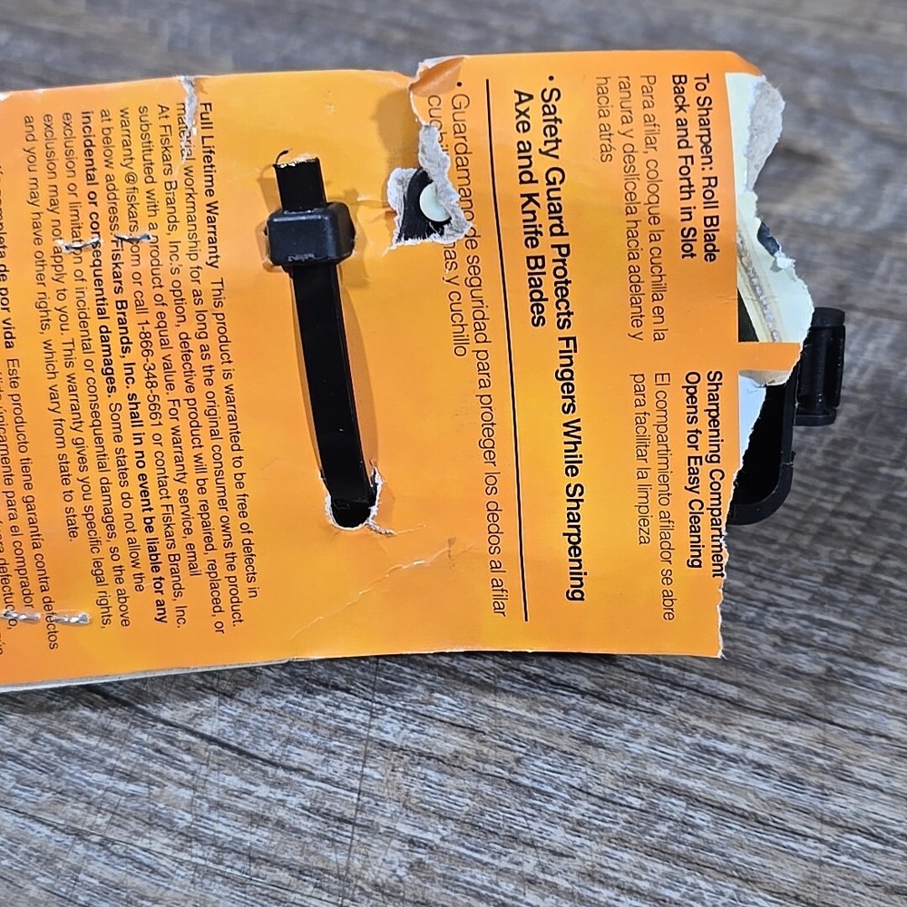 Fiskars Axe and Knife Blade Sharpener, Ceramic Wheels, Safety Guard
