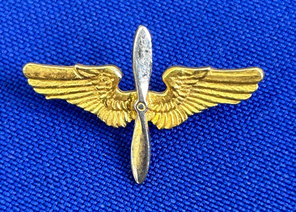 US Army Pilot Collar Insignia Pin