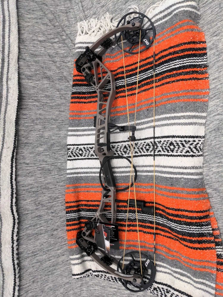 Bear Redeem Compound Bow LH 70# Stone