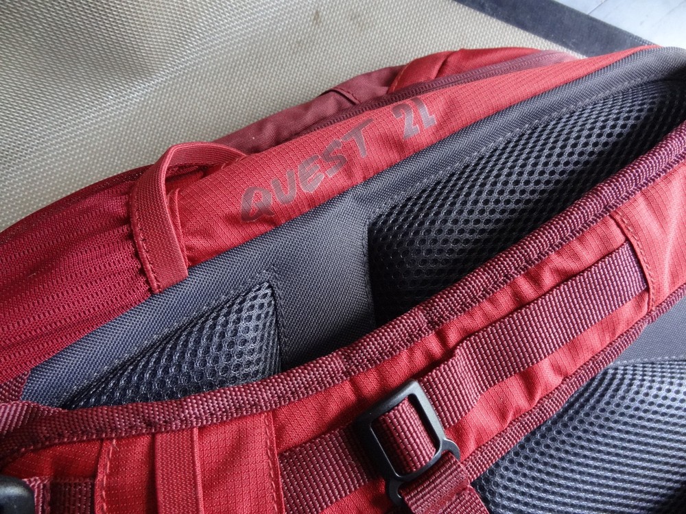 Quest Hydration Backpack 2L -Red Maroon -"LIFEGUARD"