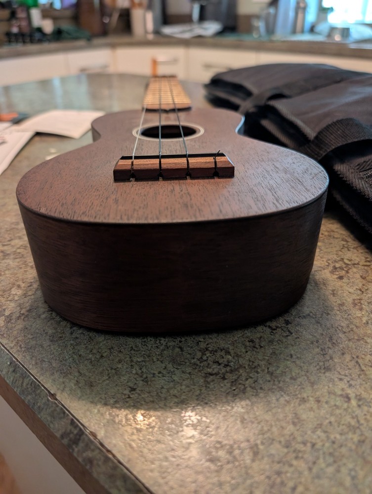 MARTIN & CO S-O 4-String UKE Ukelele with Original Case EXCELLENT