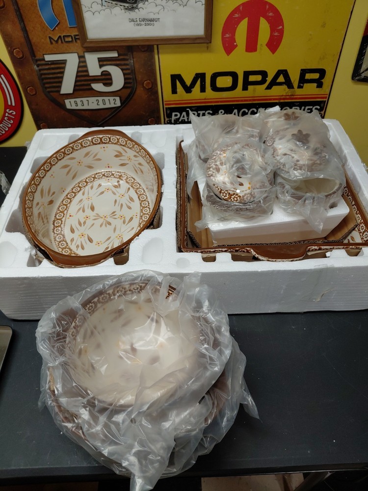 Temp-tations Old World 11-Piece Complete Ovenware / Bakeware Set – New