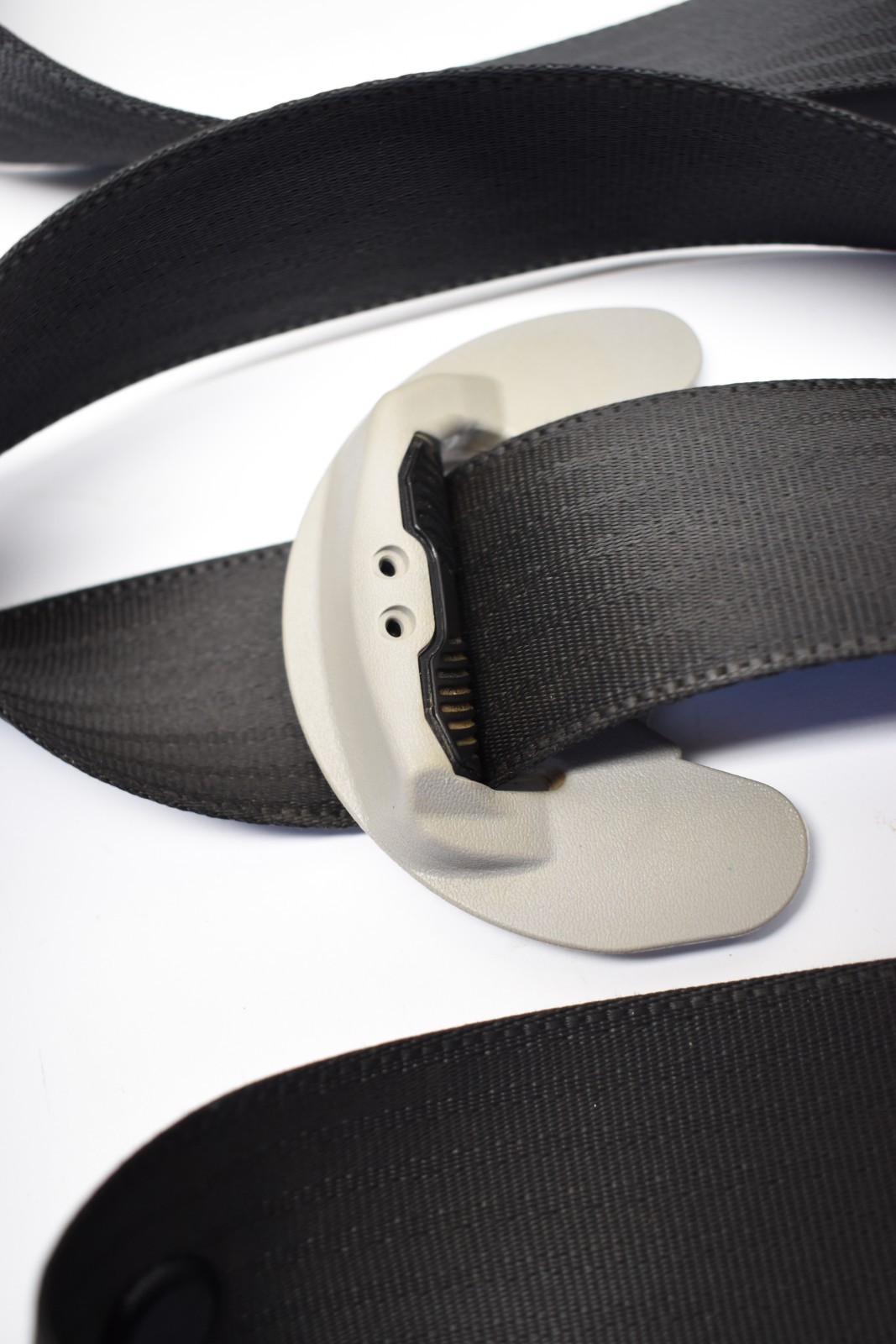 2009-2013 TOYOTA TUNDRA PASSENGER FRONT SEAT BELT RETRACTOR BLACK OEM CREW DBL