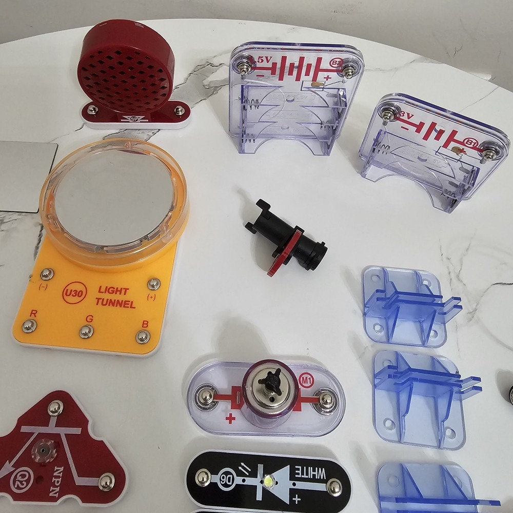 Elenco Snap Circuits Lot