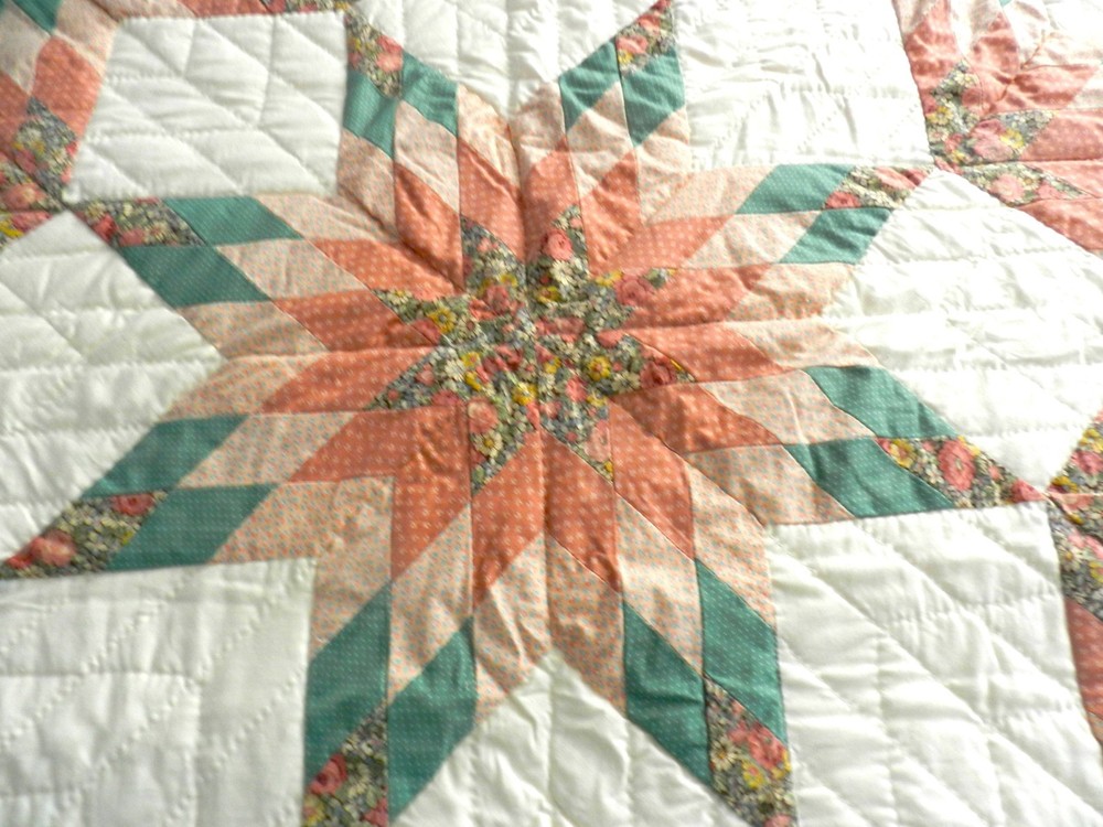 NOS Arch Quilt, Twin, Never Used