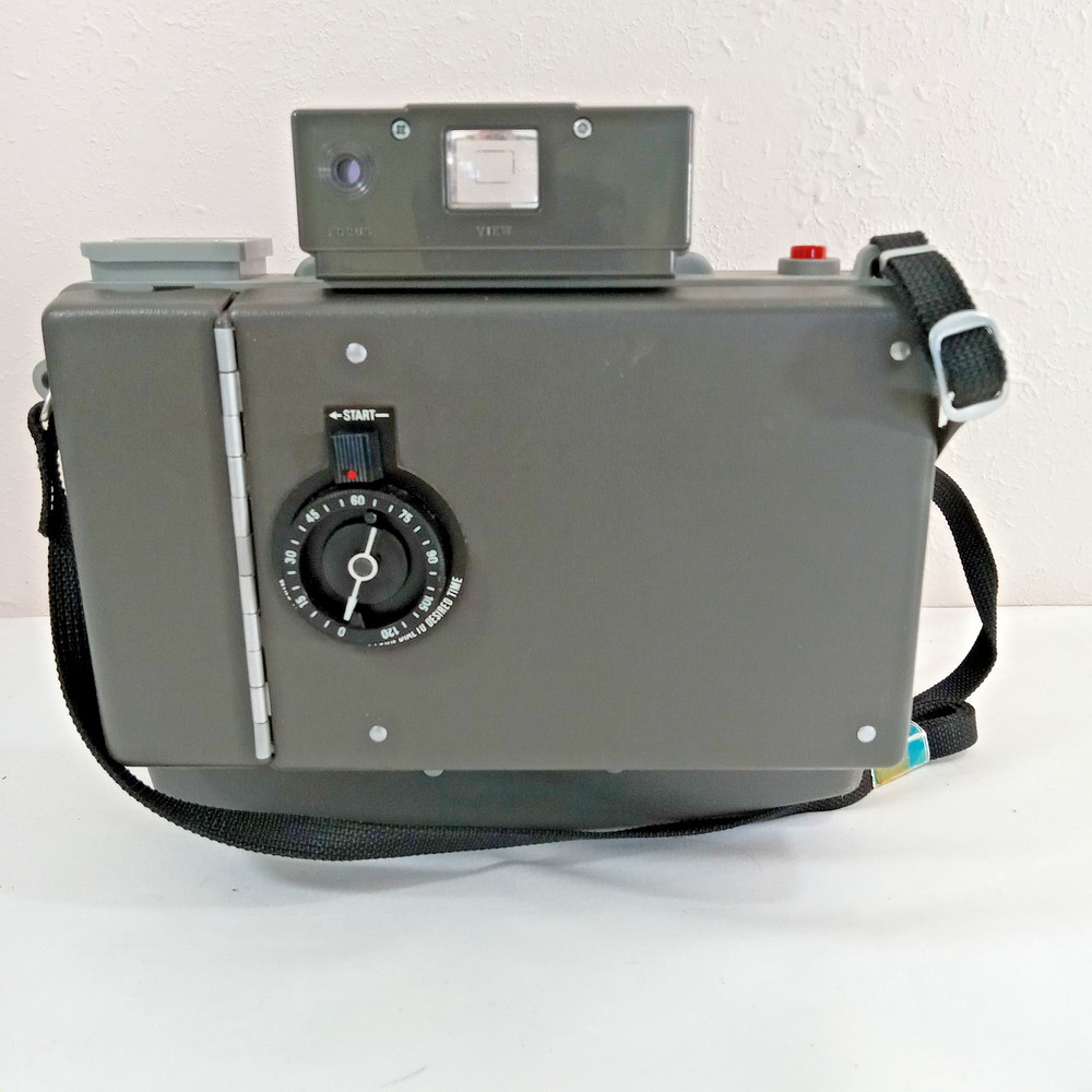Polaroid 440 Automatic Land Camera