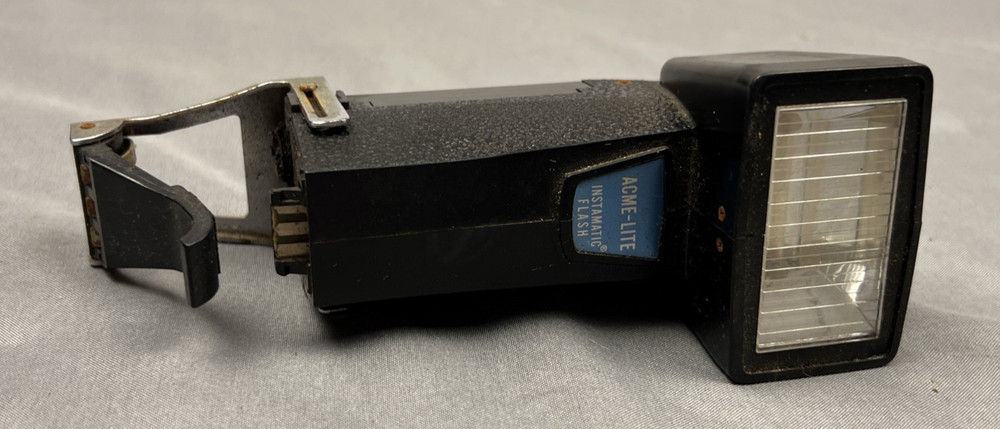Vintage Electronic Acme-Lite Instamatic Flash Model 133