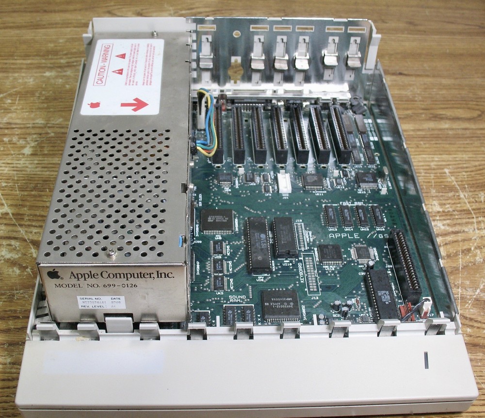 Apple IIGS Woz Edition Computer (A2S6000)